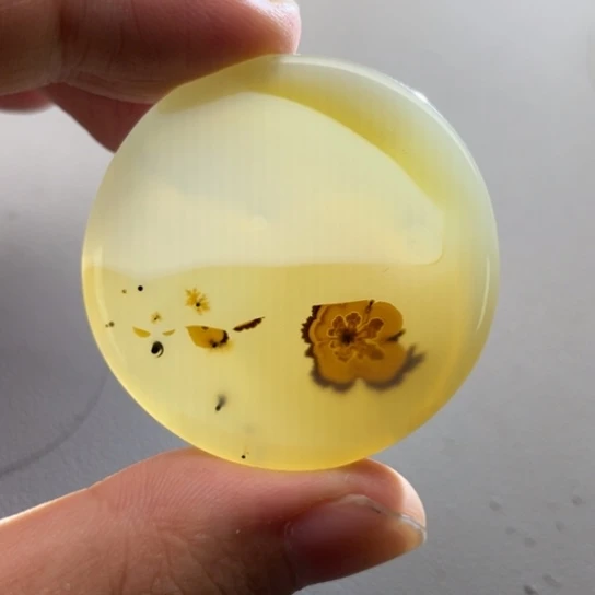 玛瑙/玉髓颈饰未镶嵌雨**光