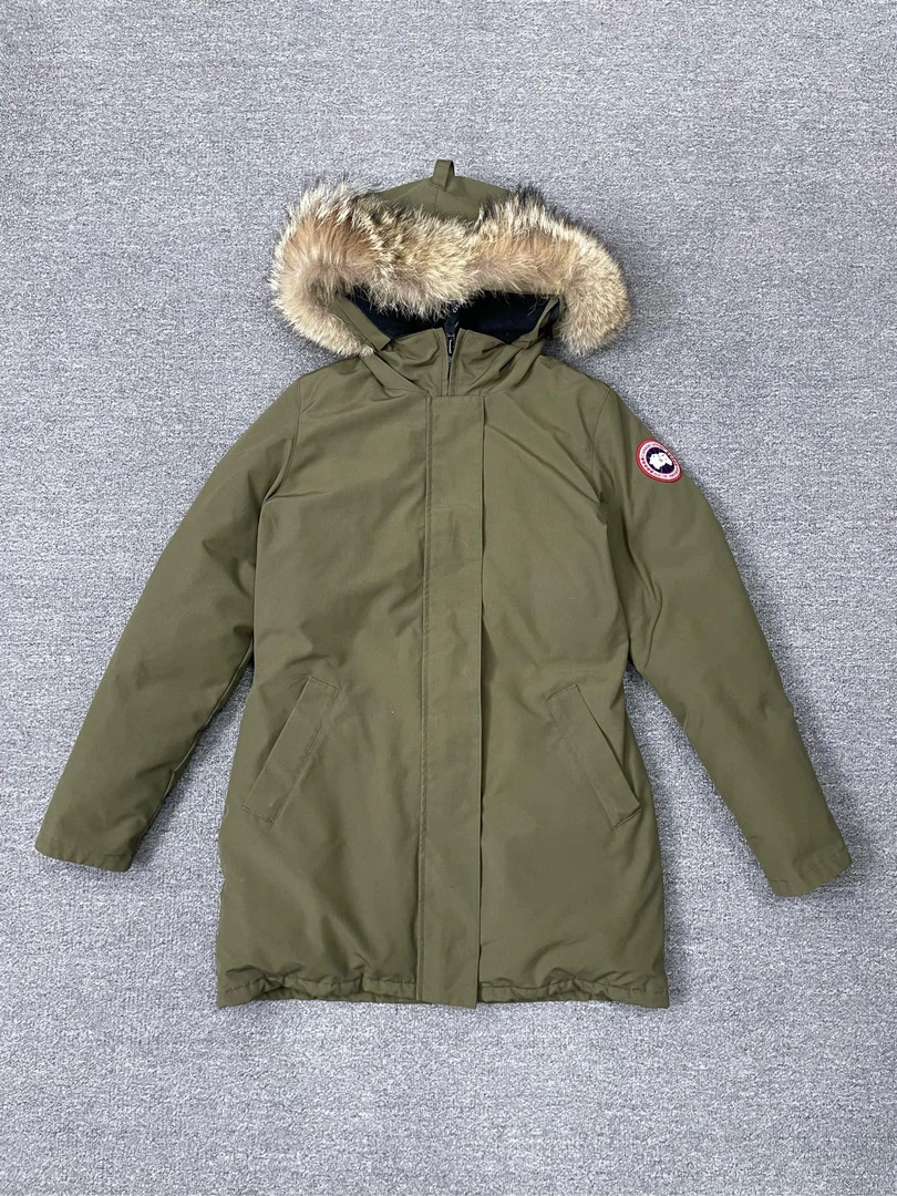 99新 CANADA GOOSE 经典徽标毛领连帽羽绒服/军绿色/M码
