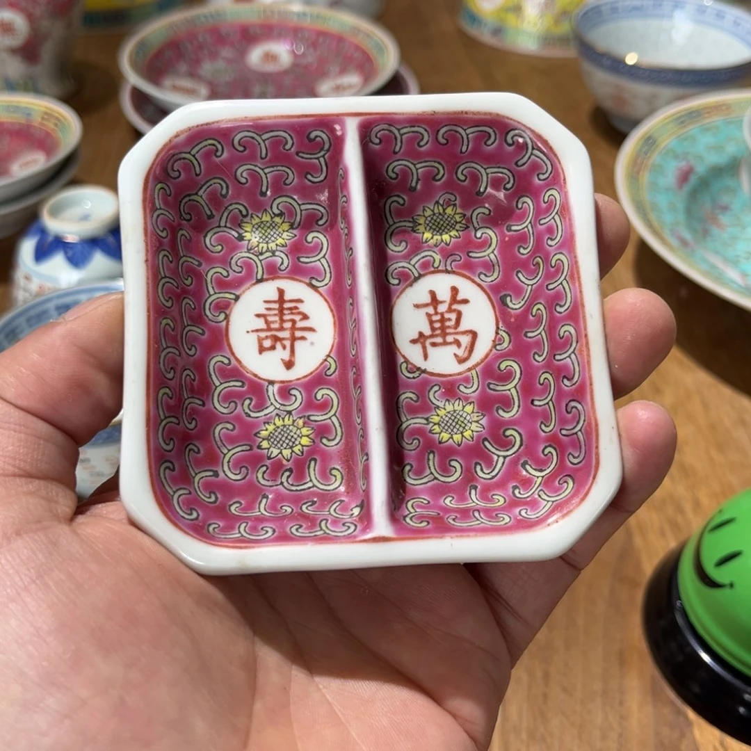 一**号颜色是白色或黄色两件颜色