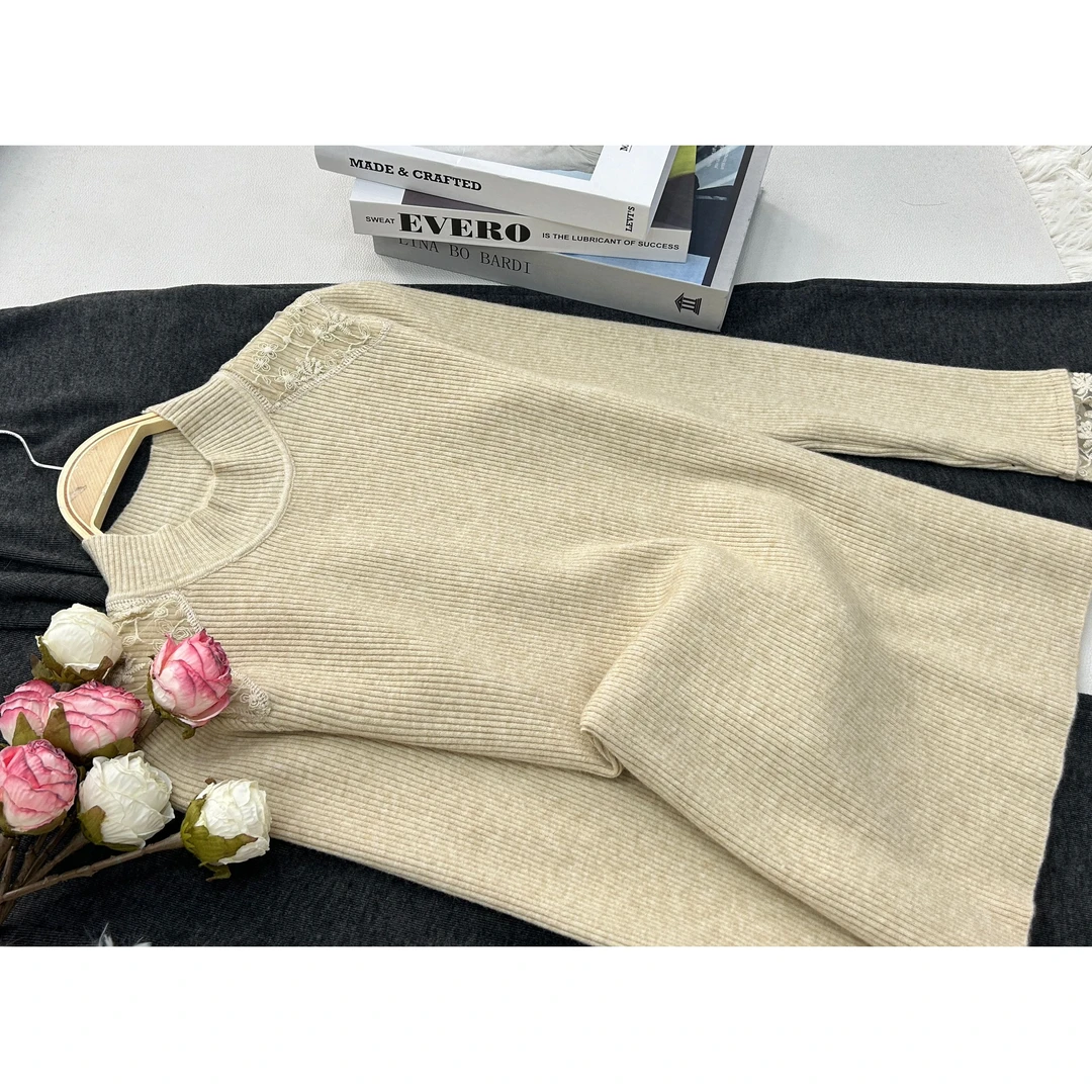 【燕麦色蕾丝袖打底】秋季百搭时尚气质上衣QC2293