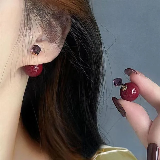 老凤祥足银925银针耳饰韩版覆古酒红色球球耳针时尚百搭一款两戴