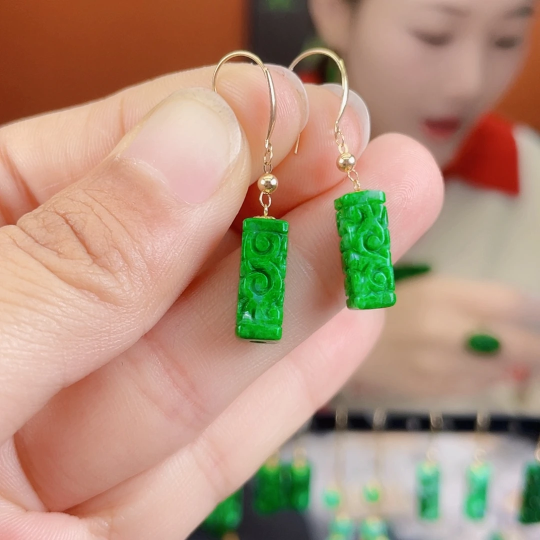 翡翠18K金镶嵌耳饰