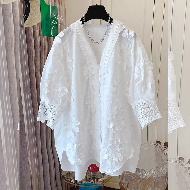 简约大码复古钩花衬衫女夏季设计感提花小衫慵懒风立体绣花衬衣潮
