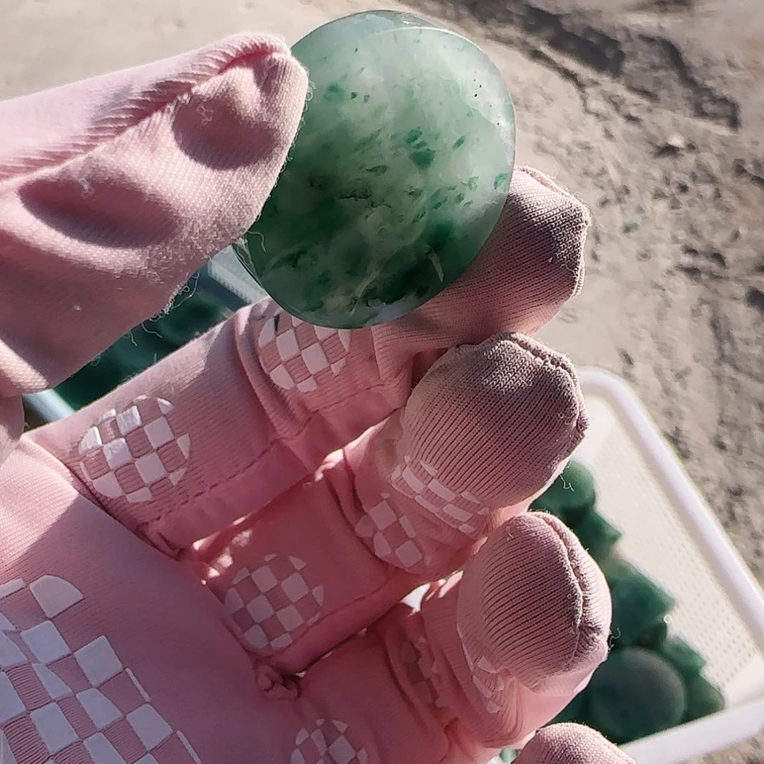 石英质玉颈饰未镶嵌