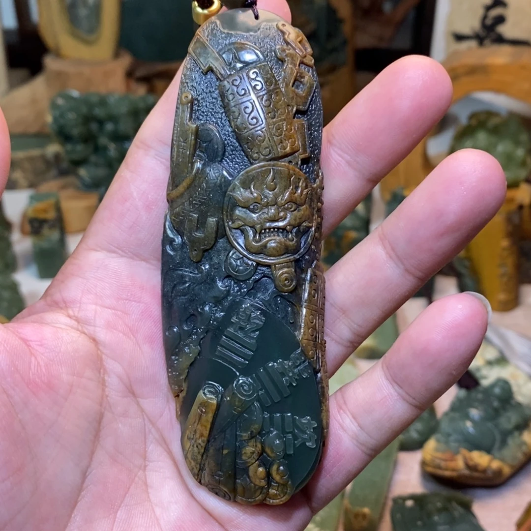鹰***隐岫岩河磨玉（透闪石质玉）未镶嵌把件