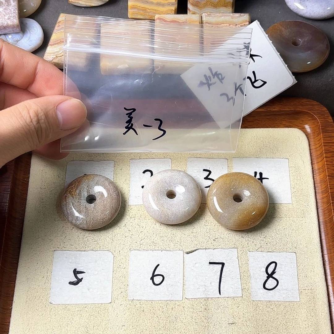 硅化玉颈饰未镶嵌美***雁