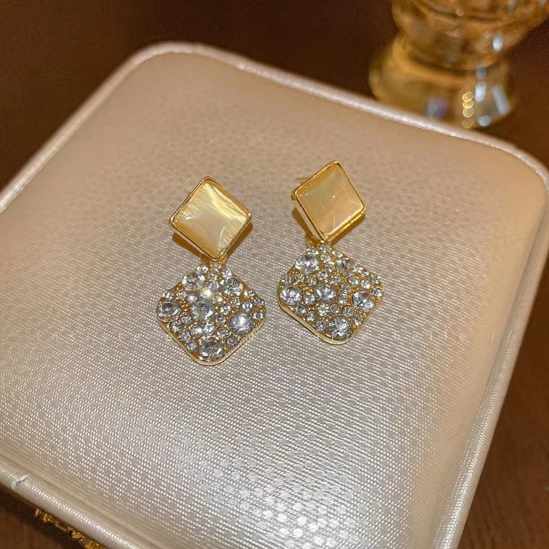 铜合金耳饰 气质轻奢百搭简约简约优雅精致网红设计师耳环F3217