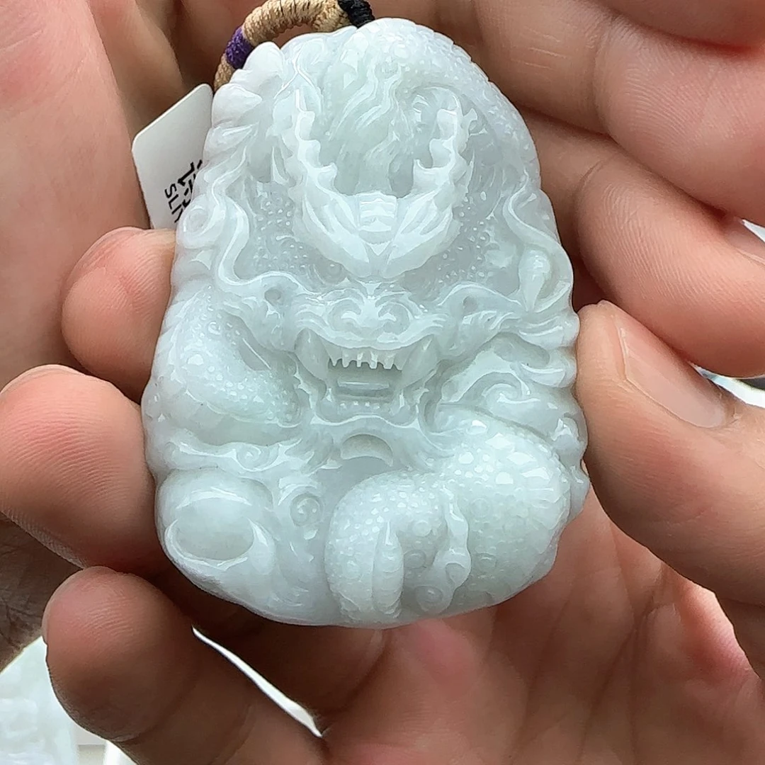 翡翠颈饰未镶嵌听**蝉翡翠