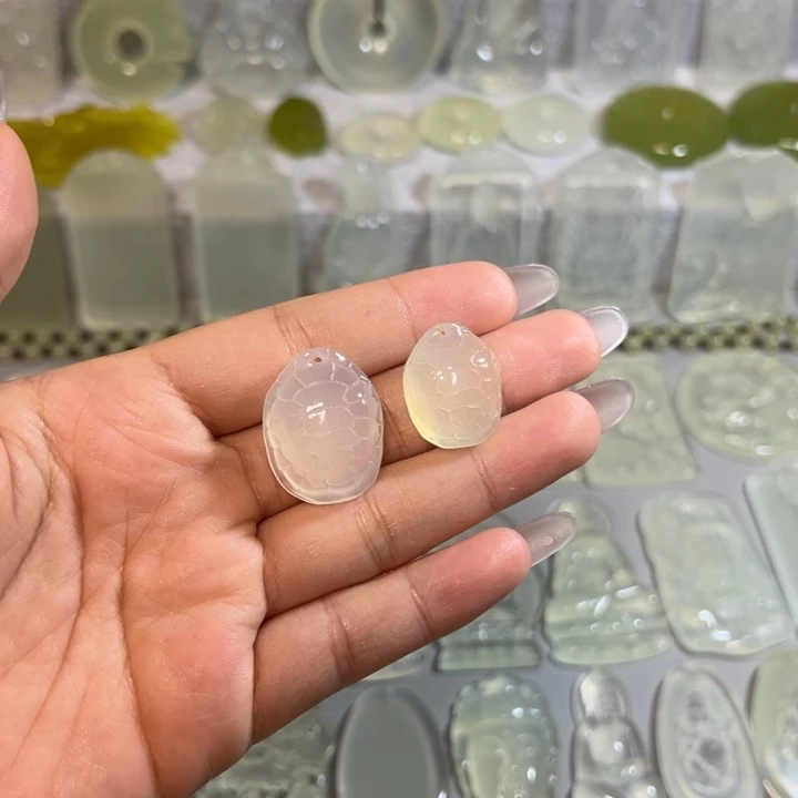 岫玉未镶嵌岫玉白冰挂件富甲