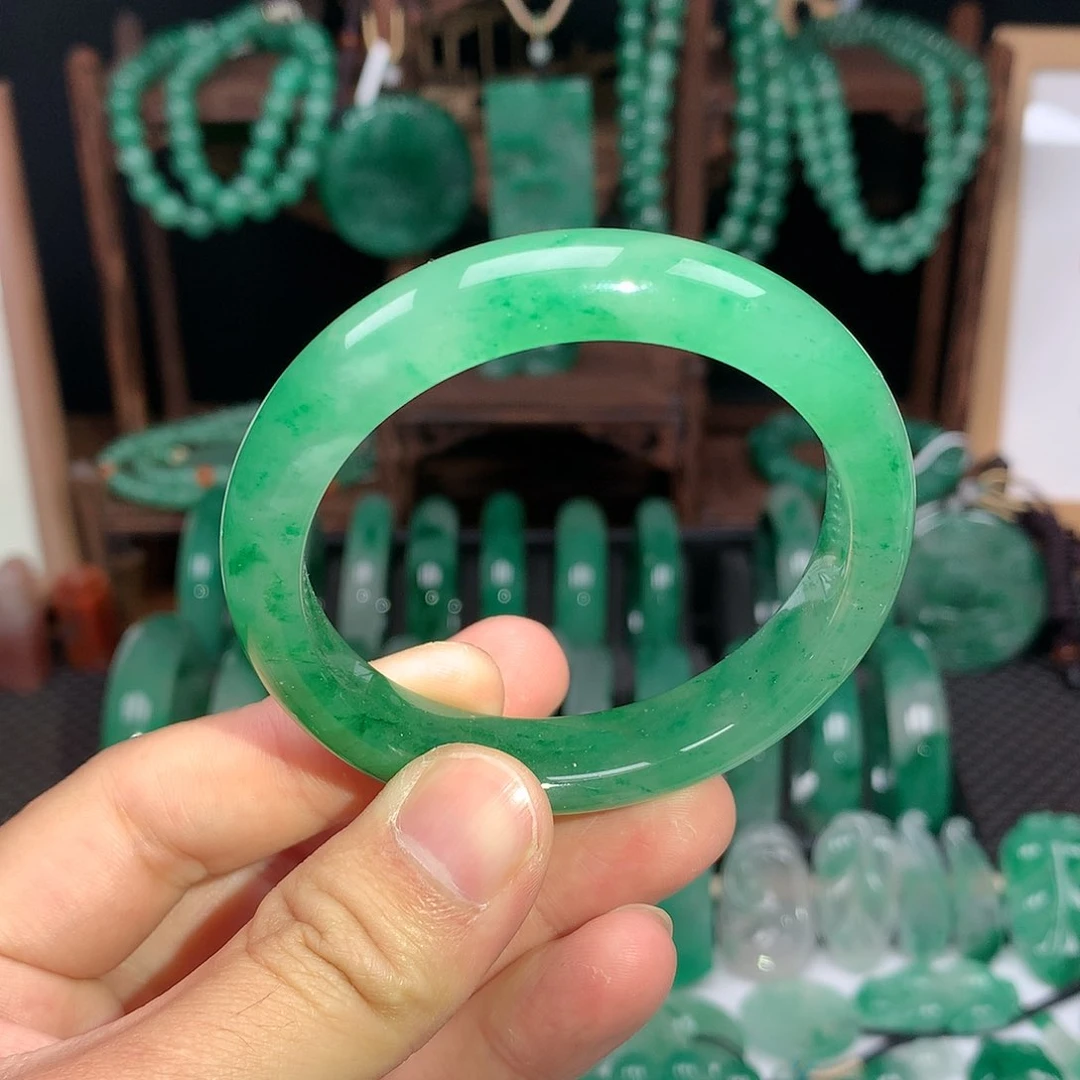 石英质玉手镯未镶嵌圈口55