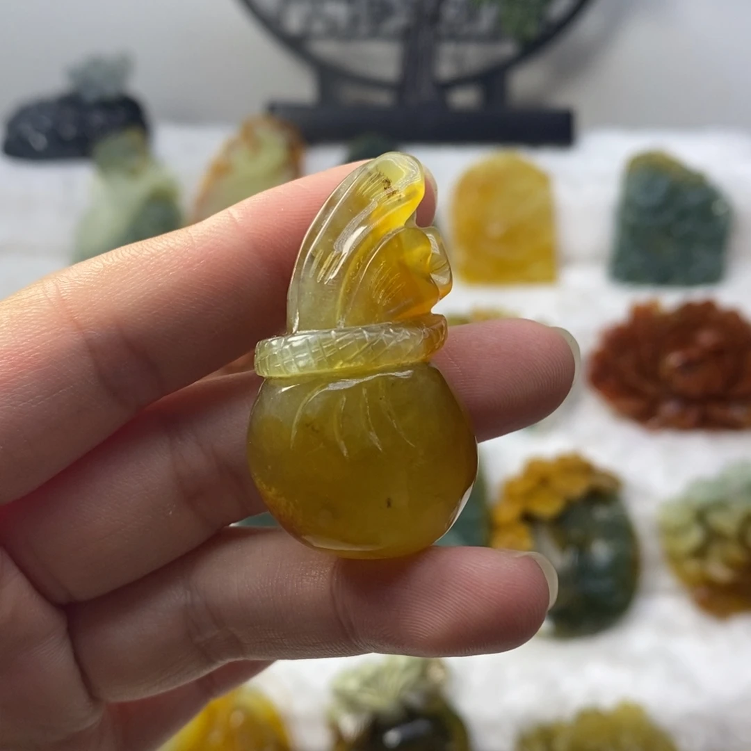 蛇纹石玉未镶嵌颈饰