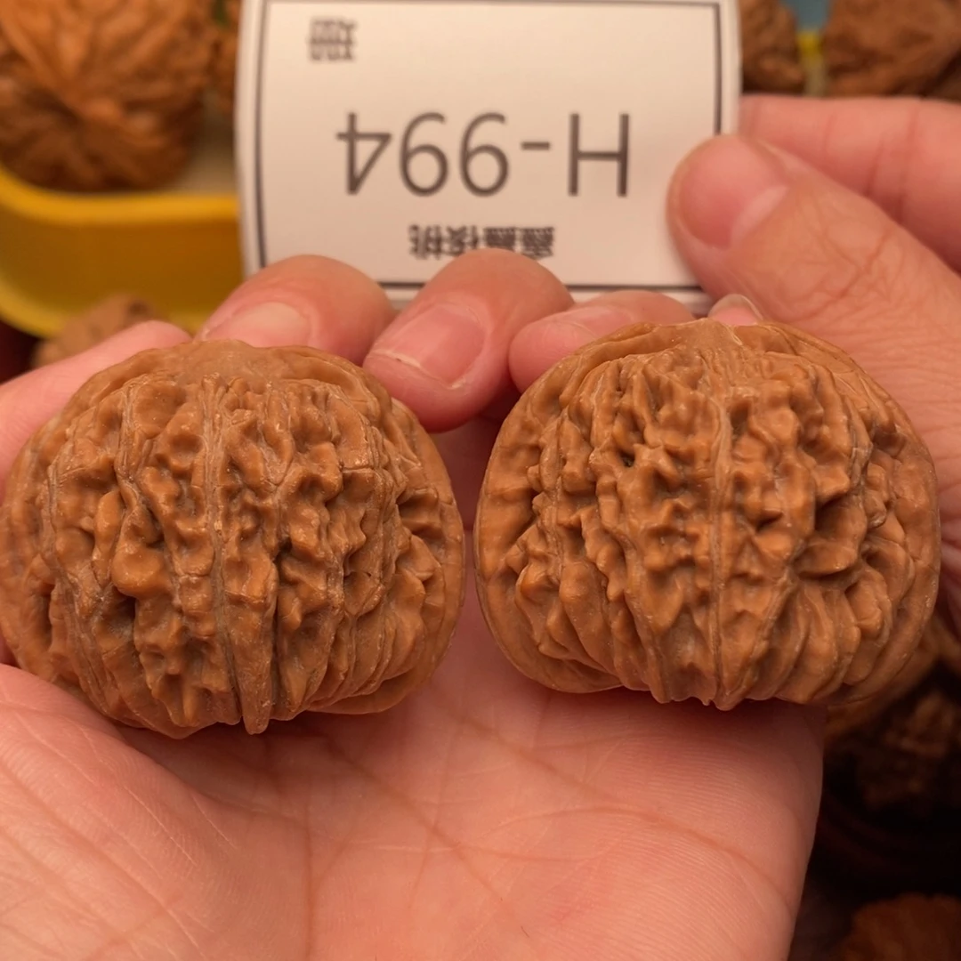 桃核把件汗高楼42…..