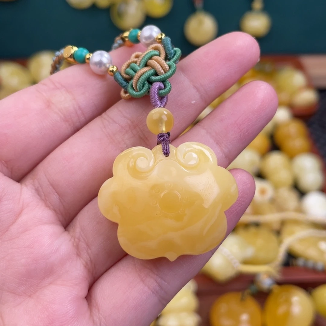 未镶嵌吊坠(赠链)蜜蜡