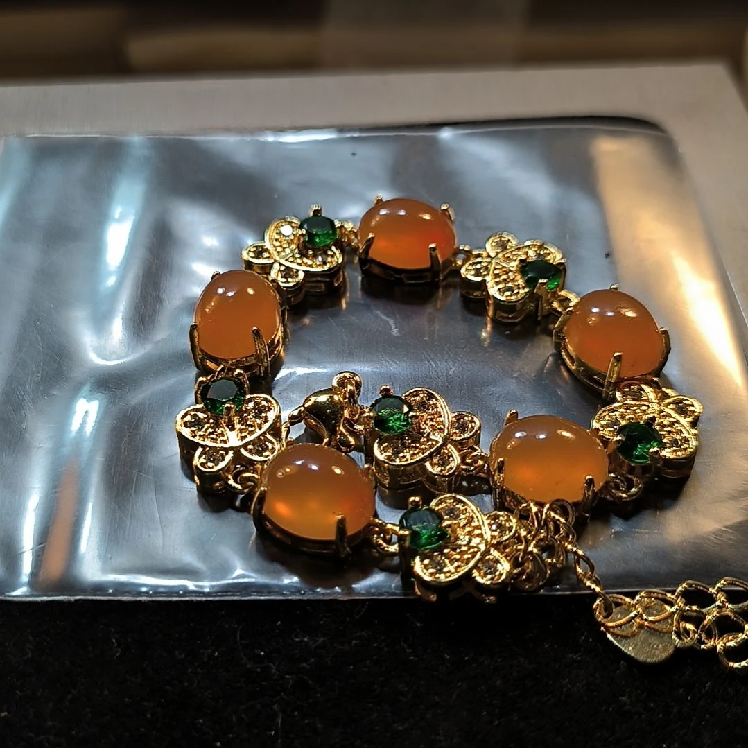 惠***畅石英岩玉未镶嵌戒面