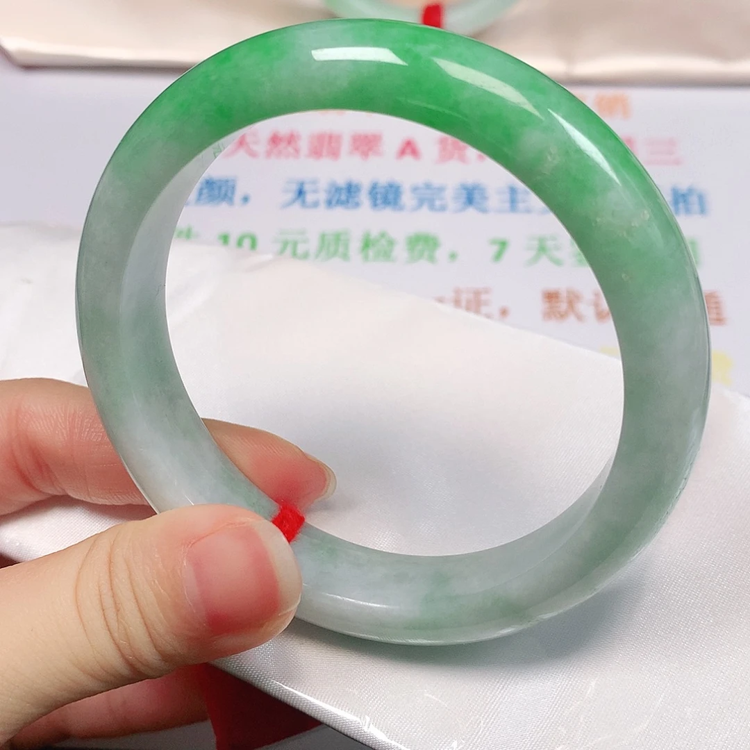 翡翠未镶嵌手镯626 有纹裂