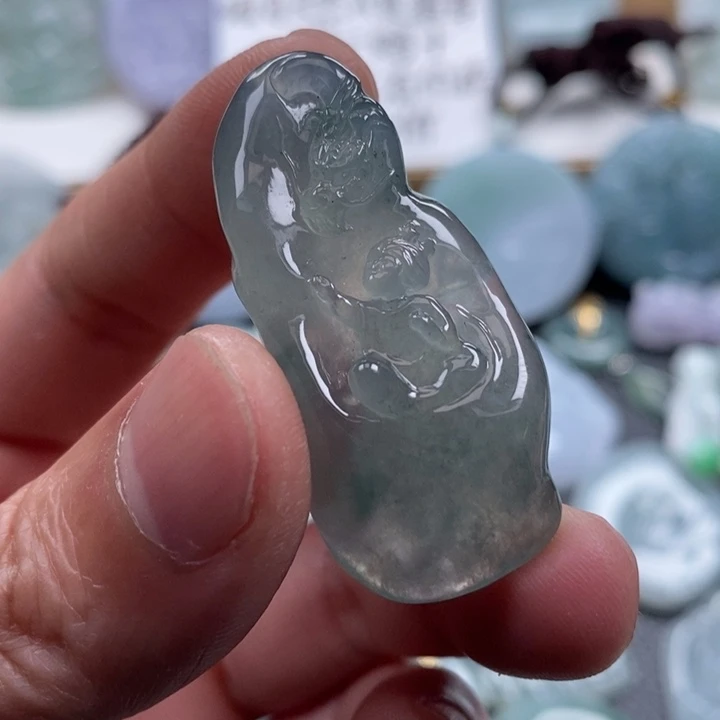 翡翠颈饰未镶嵌翡翠