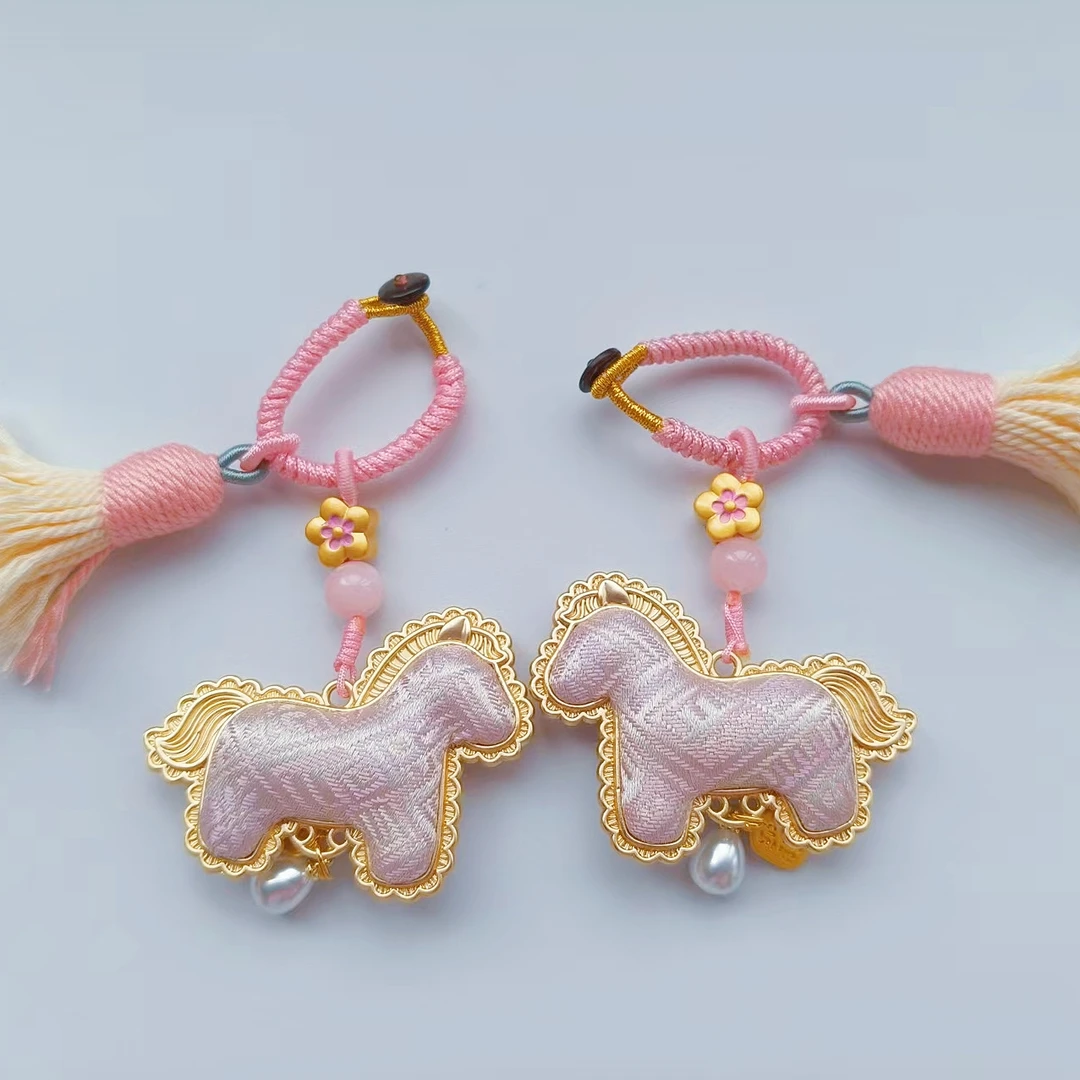 粉色中式手工壮锦小马挂包挂件时尚可爱