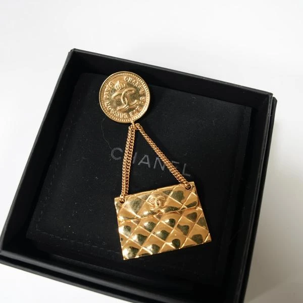 Chanel 金色CF包包吊坠胸针