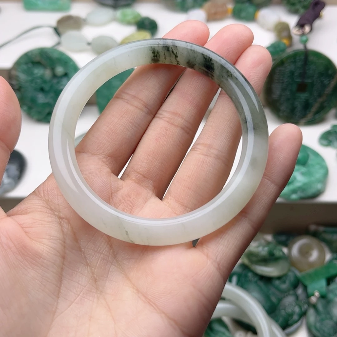 梦***独山玉未镶嵌手镯