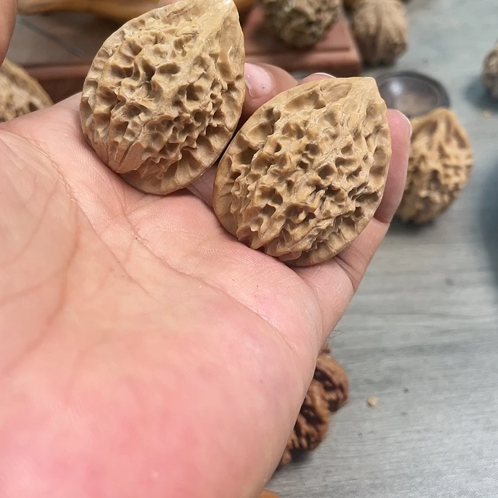 【闪购商品】文玩核桃把件用****8凤凰羽33尺