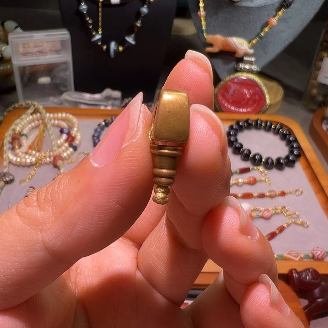 树脂制品藏系配饰三桶