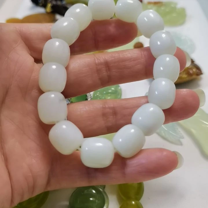 蛇纹石玉未镶嵌吊坠