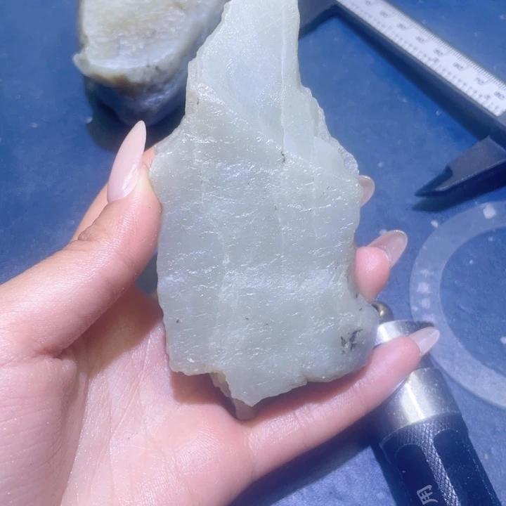 和田玉未镶嵌珠宝半成品