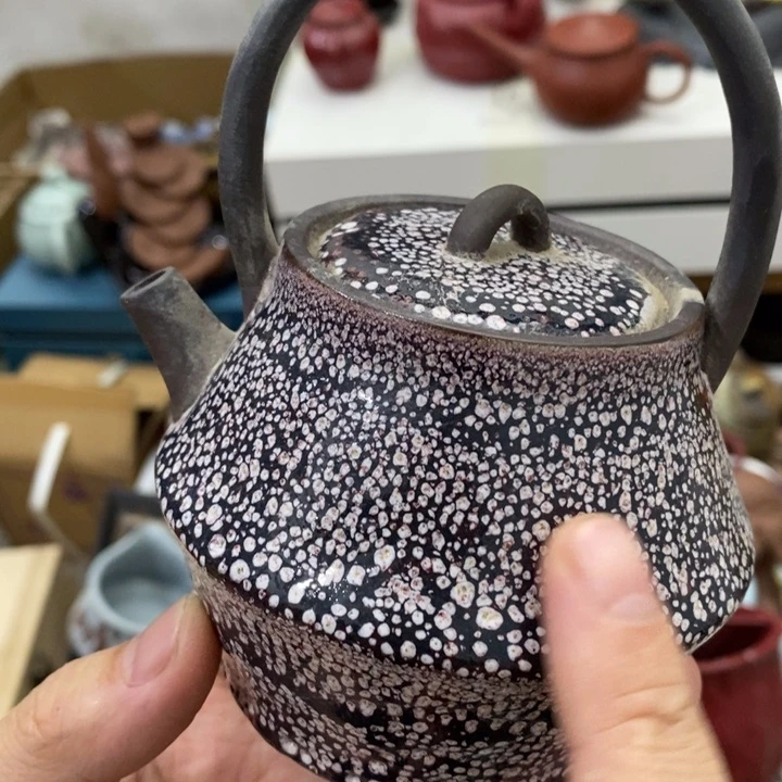 陶瓷艺术品及陶瓷壶