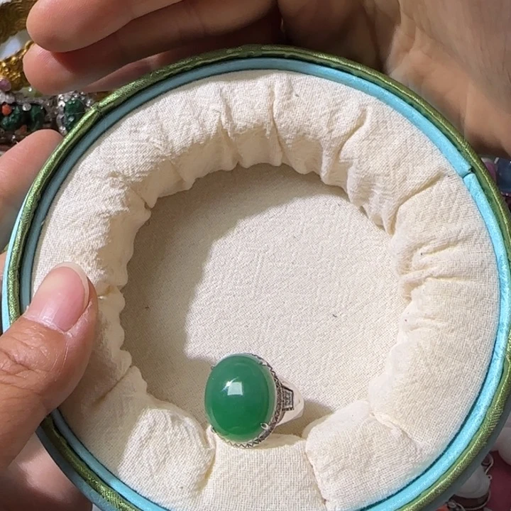 翡翠戒指未镶嵌m***y精美翡翠非常漂亮好好看