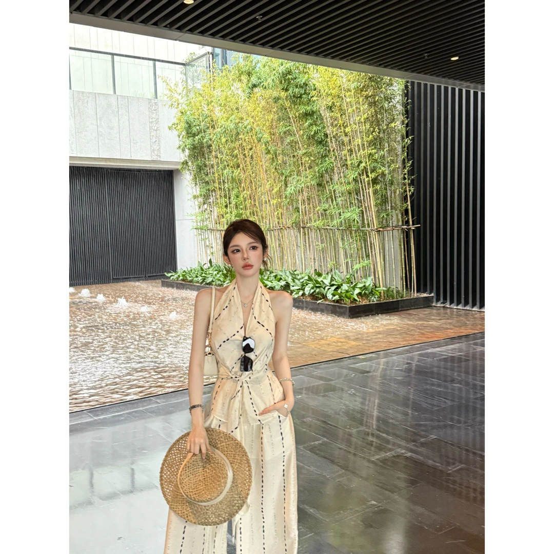 粉红PINK丨“灵感漏洞”设计感老钱风通勤气质挂脖上衣LWJ25B2T1849