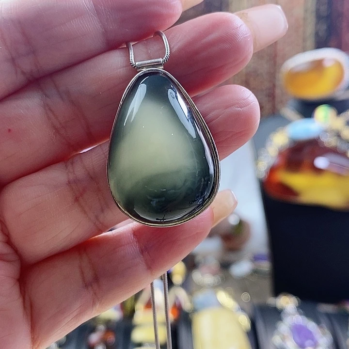 琥珀颈饰银S925镶嵌吊坠