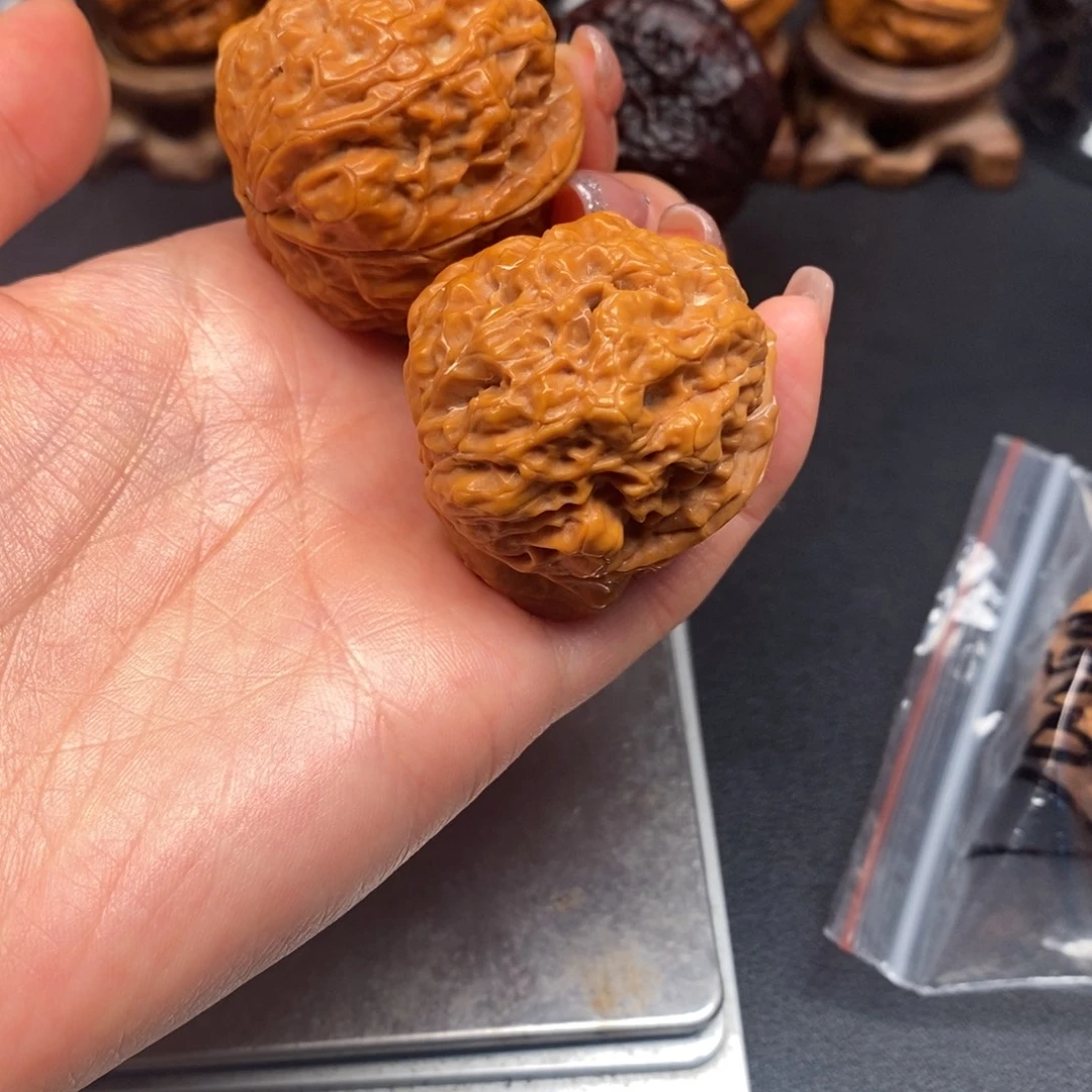 吊坠文玩核桃珊瑚绣球