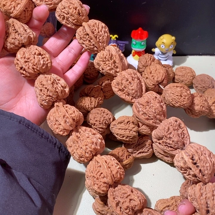 文玩核桃手串……21