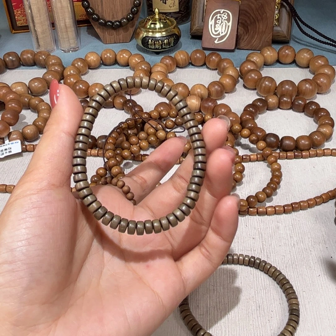 R***仔手串/手链檀香木阴沉全品片片珠单圈