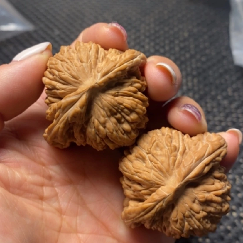 【闪购商品】文玩核桃吊坠可*?四座楼