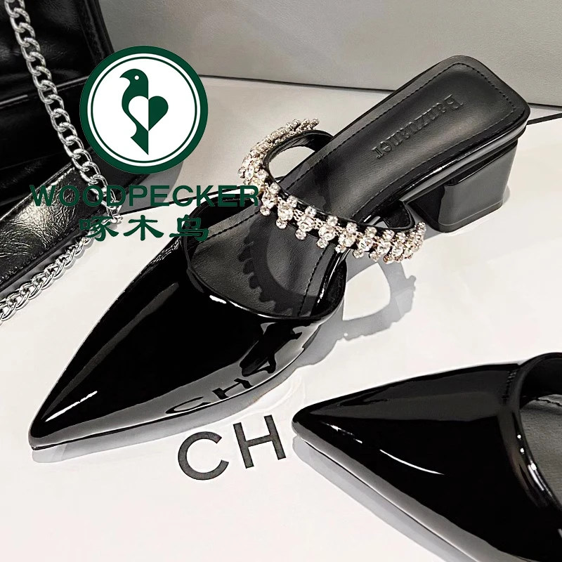 啄木鸟法式高级感半拖鞋2025新款夏季粗跟气质尖头水钻凉拖鞋外穿