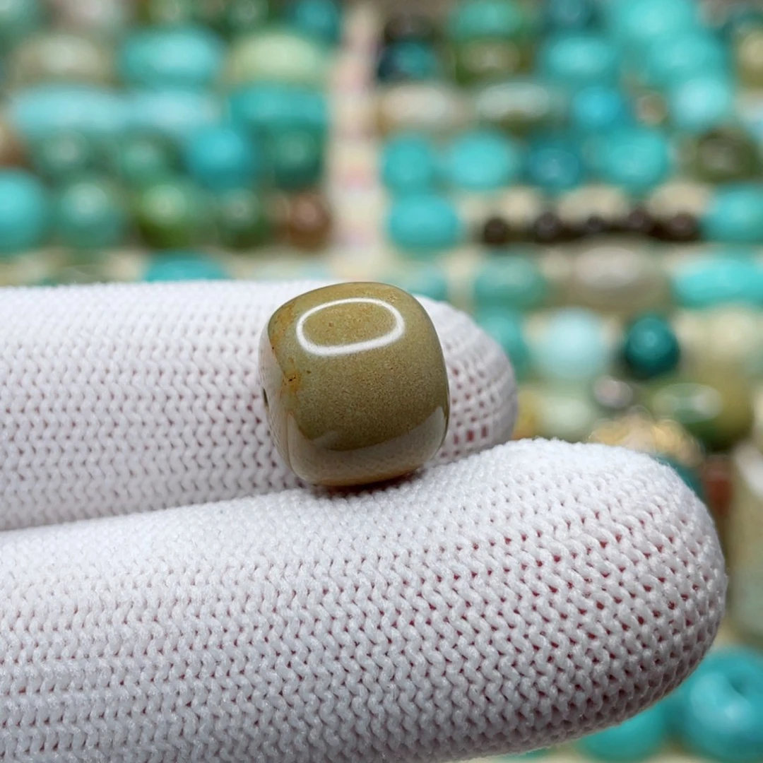 未镶嵌绿松石颈饰