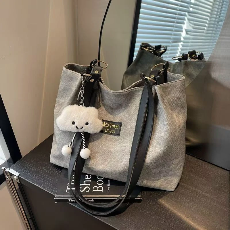 原创高级感单肩大包包女2025新款大容量通勤小众设计托特包