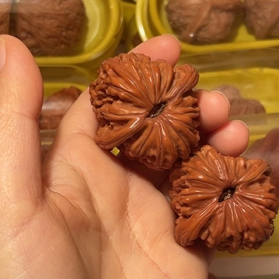 于***于文玩核桃吊坠核桃