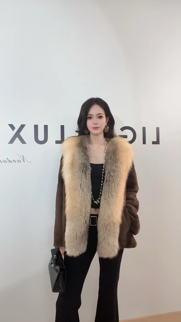 【倩儿】进口狐狸毛领水貂皮草外套女整貂皮大衣中长款D25052