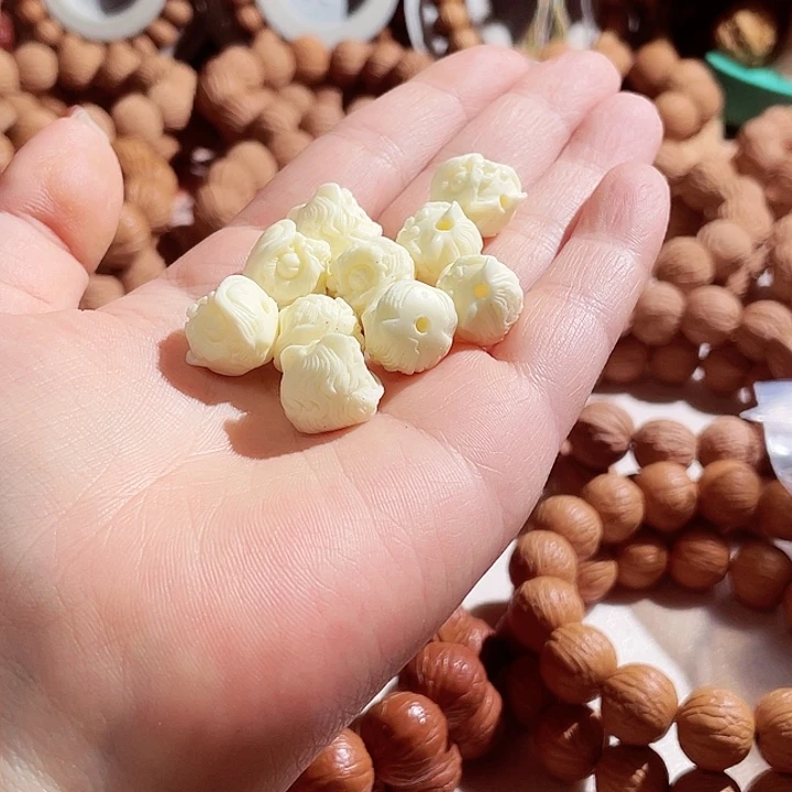 猴头核桃手串三**俩醒狮