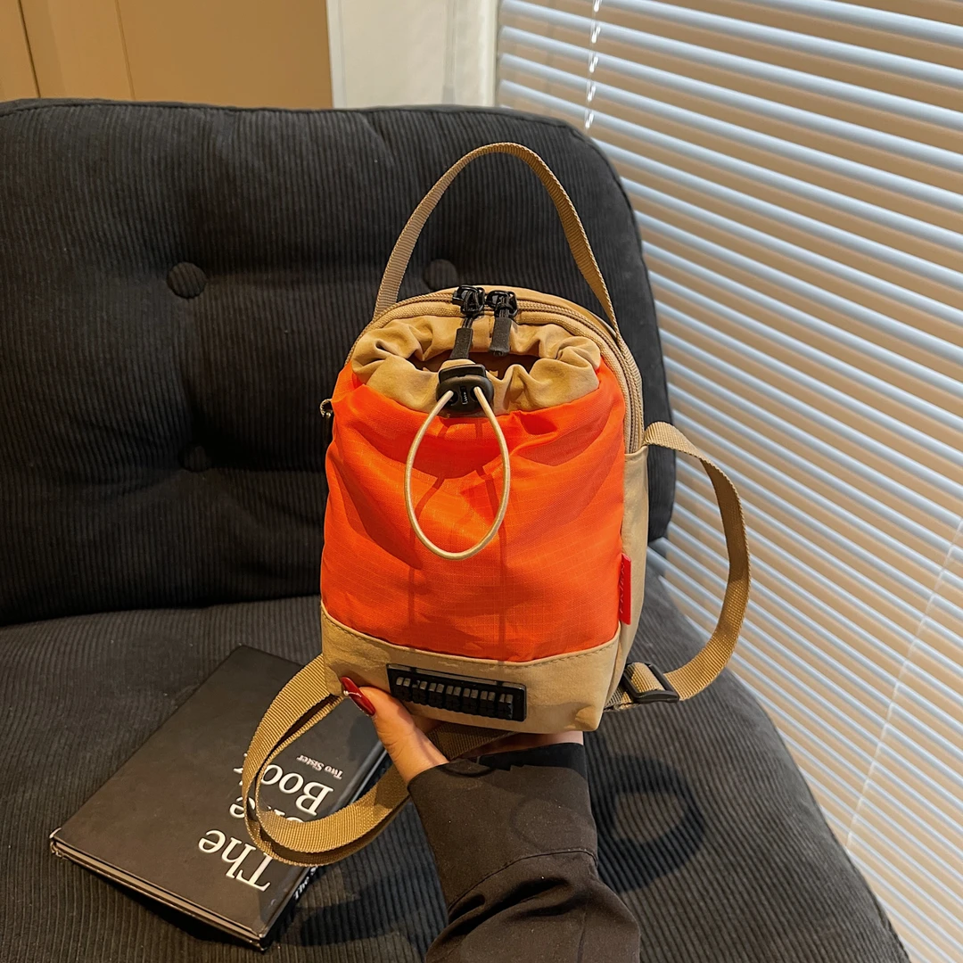 旅行出游斜挎水杯袋男女散步手机包户外登山单肩轻便多功能水壶包