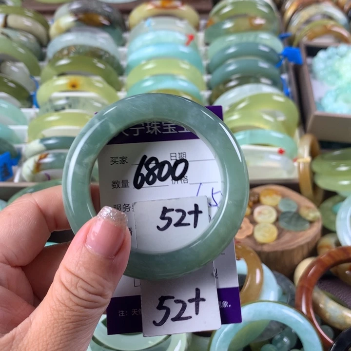 蛇纹石玉未镶嵌手镯6800