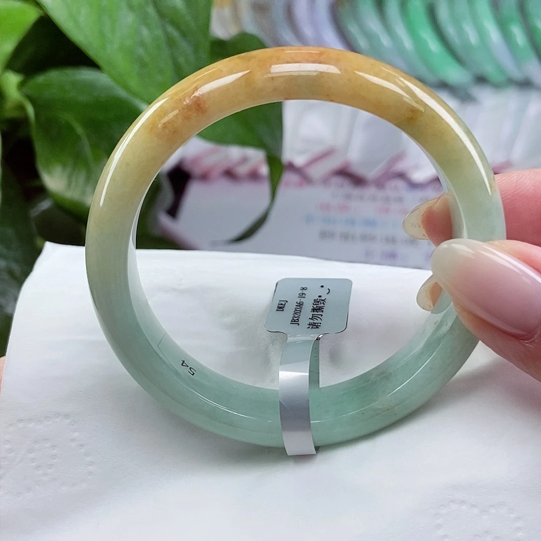 翡翠手镯未镶嵌54圈口