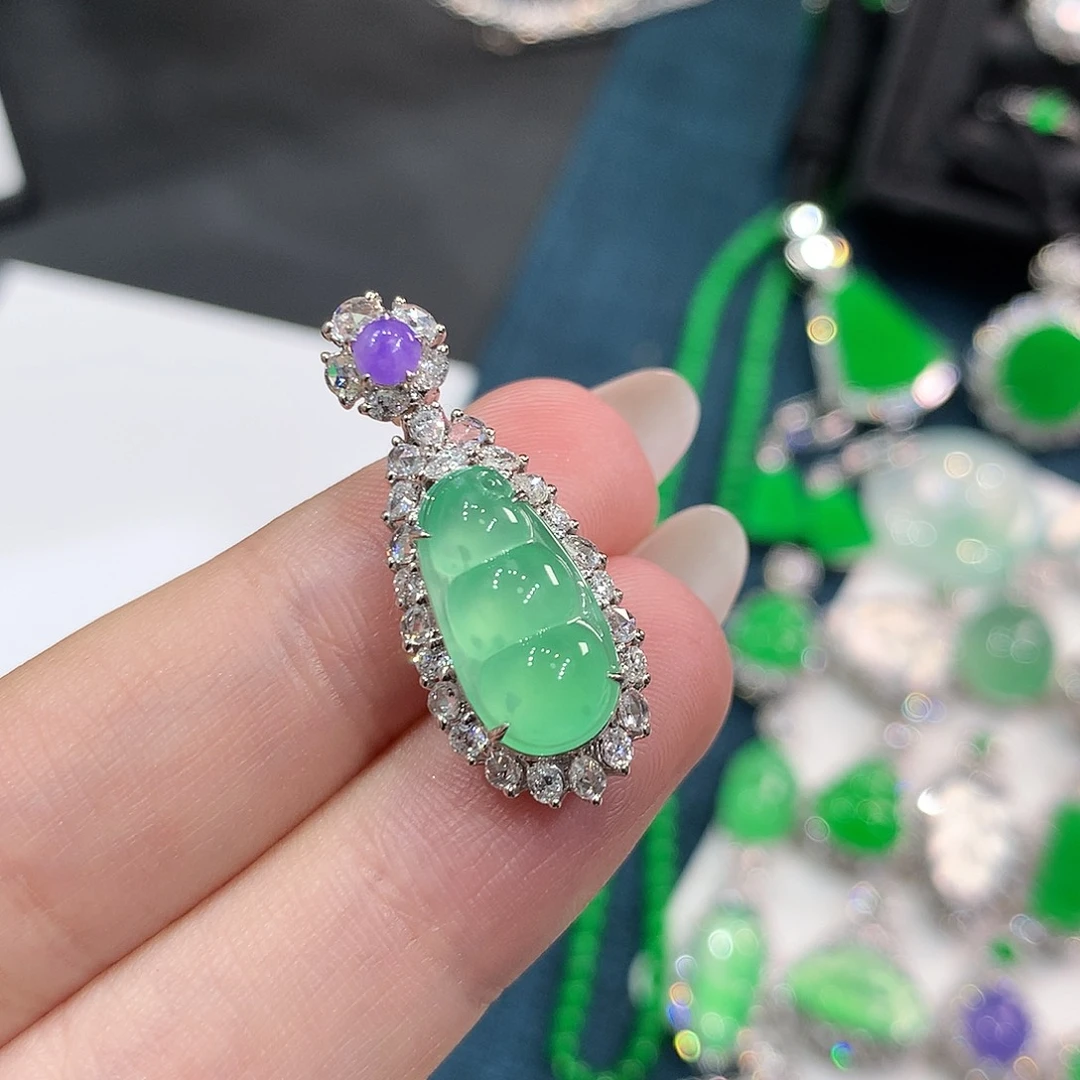 翡翠18K金镶嵌颈饰木那高冰薄荷蓝绿福豆 48小时鉴赏期