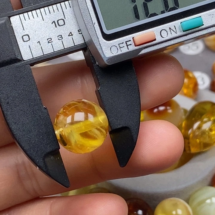 裸石琥珀未镶嵌圆珠