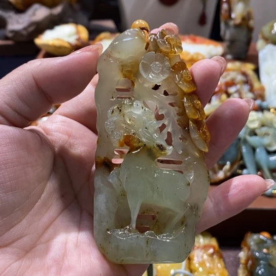 蛇纹石玉未镶嵌颈饰