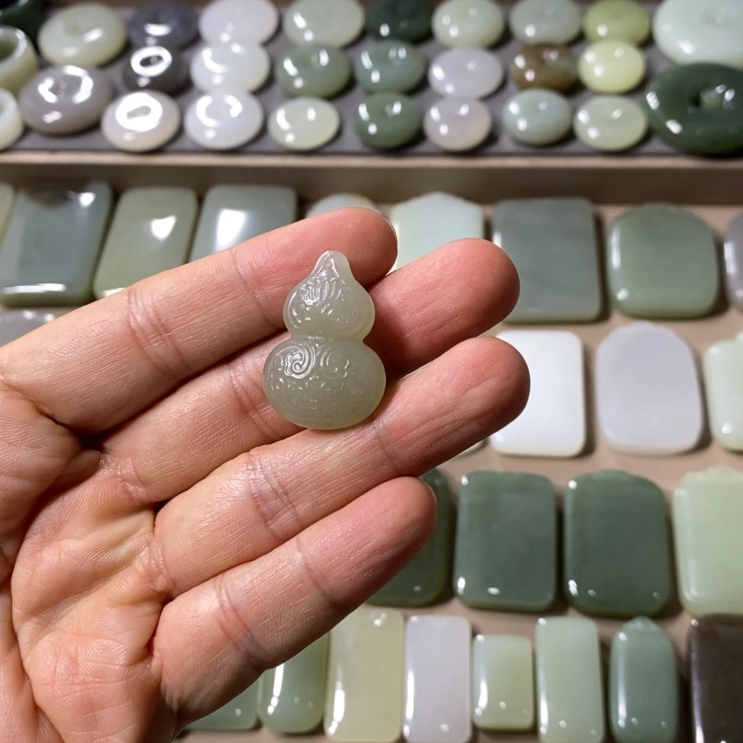 颈饰未镶嵌和田玉