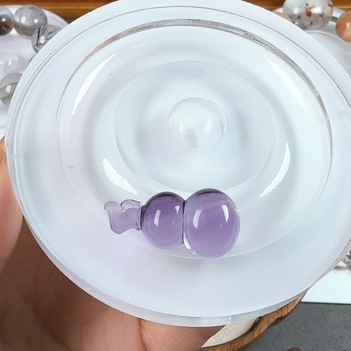 未镶嵌颈饰水晶是****吖天然水晶定制