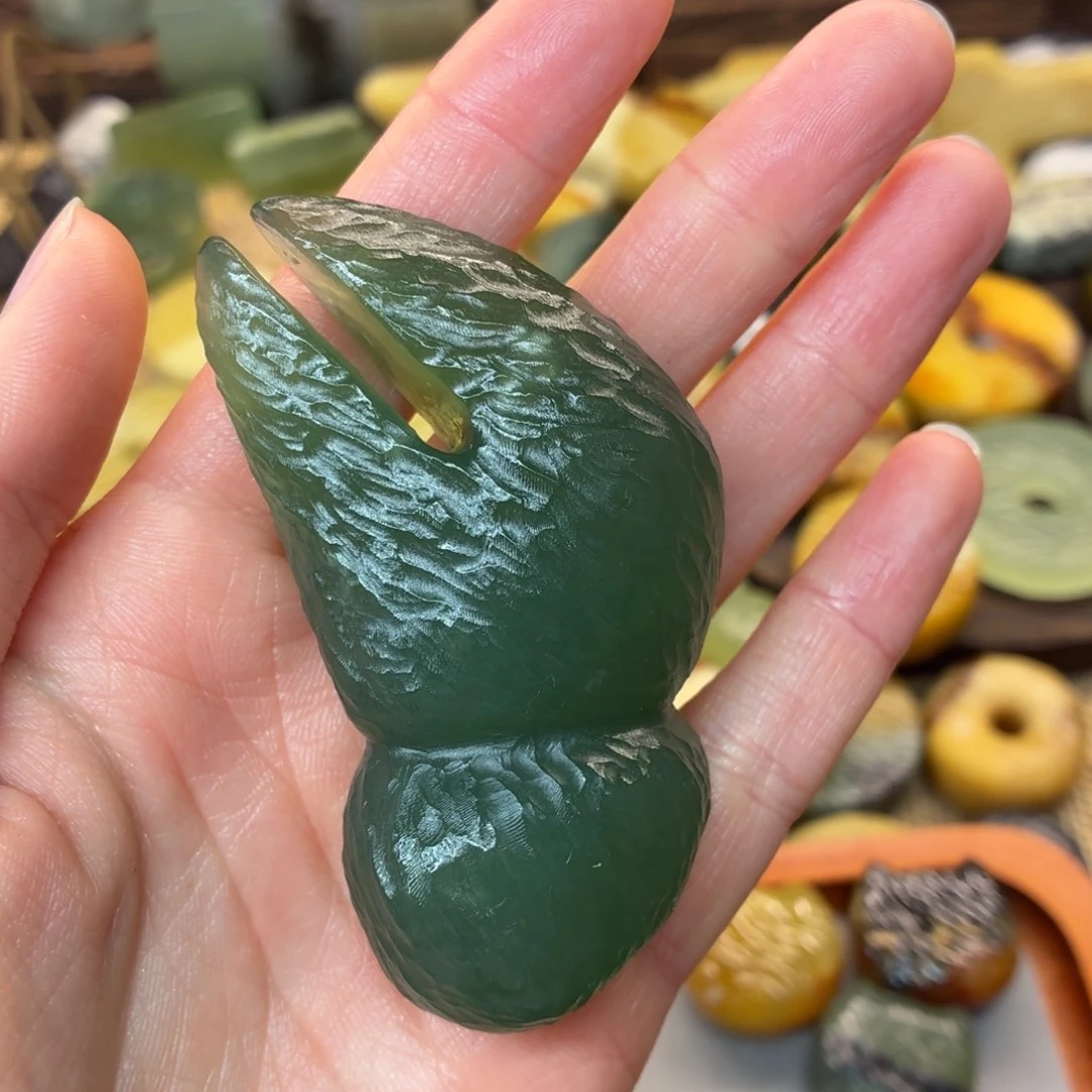 ****槽蛇纹石玉未镶嵌颈饰